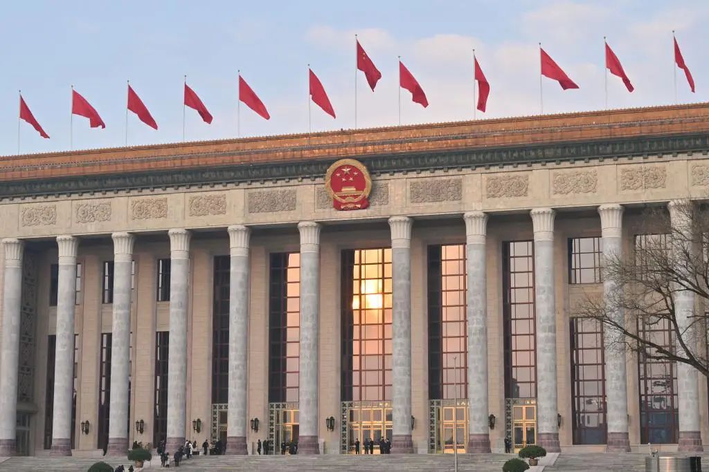 李強(qiáng)提到：新型儲(chǔ)能、“沙戈荒”、海上風(fēng)電